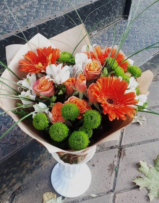Букет цветов из: Герберы, Хризантемы, Альстромерии и Розы в Малых Ягурах