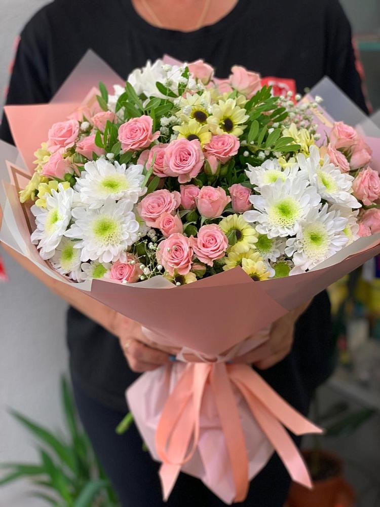 Букет цветов из: Розы и Хризантемы в Малых Ягурах