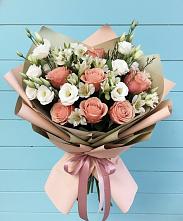 Букет цветов из:  Розы, Альстромерии и Лизиантусы в Малых Ягурах