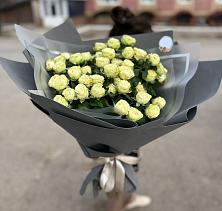 Букет Белые кустовые розы Солинеро в Малых Ягурах