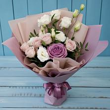 Букет цветов из:  Розы и Лизиантусы в Малых Ягурах