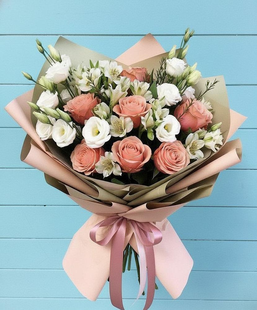 Букет цветов из: Розы, Альстромерии и Лизиантусы в Малых Ягурах