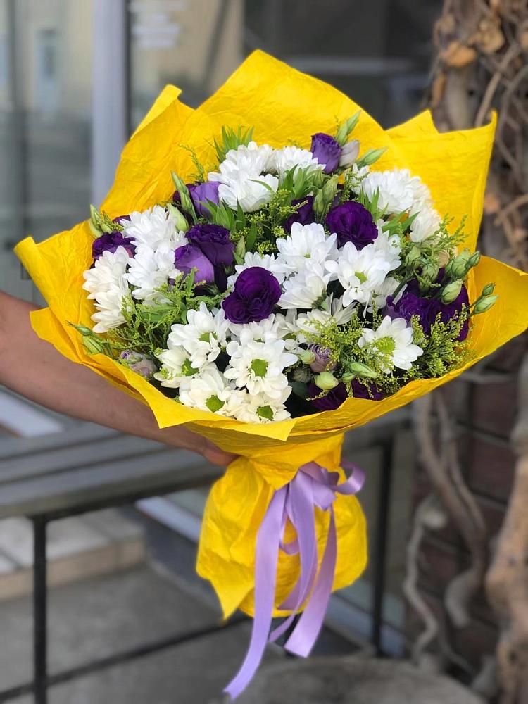 Букет цветов из: Ирисы, Хризантемы и Ромашки в Малых Ягурах