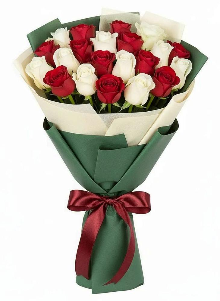Букет Микс из красных и белых роз в Малых Ягурах