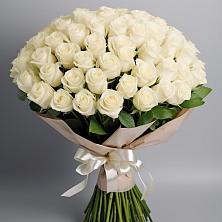 Букет 101 беля роза Белоснежка в Малых Ягурах