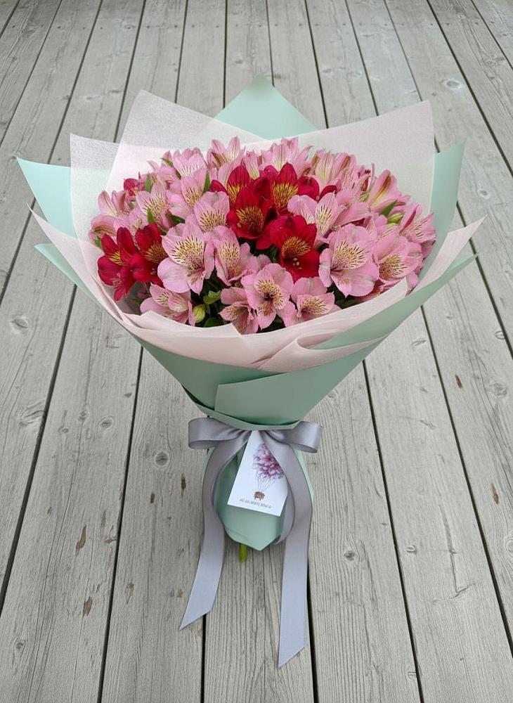 Букет цветов из: Альстромерии в Малых Ягурах
