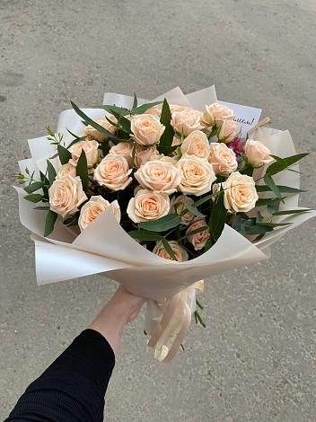 Букет Кремовые розы Латте в Малых Ягурах