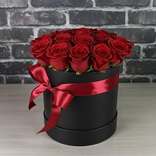 Цветочная композиция из Розы в шляпной коробке в Малых Ягурах