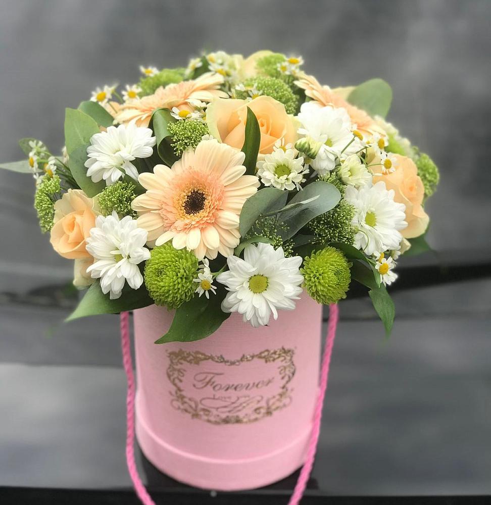 Цветочная композиция из Розы, Герберы и Хризантемы в шляпной коробке в Малых Ягурах