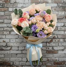 Букет цветов из:  Розы, Лизиантусы и Гвоздики #REPLACE_PRED# Малых Ягурах