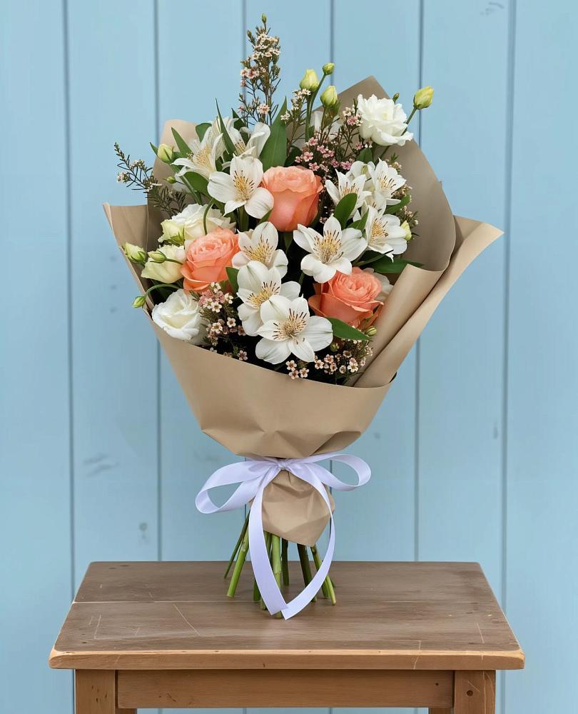Букет цветов из: Альстромерии, Лизиантусы, Розы и Хризантемы в Малых Ягурах