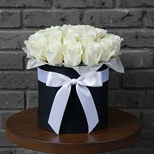 Цветочная композиция из Розы в шляпной коробке в Малых Ягурах