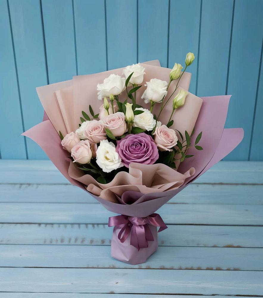 Букет цветов из: Розы и Лизиантусы в Малых Ягурах